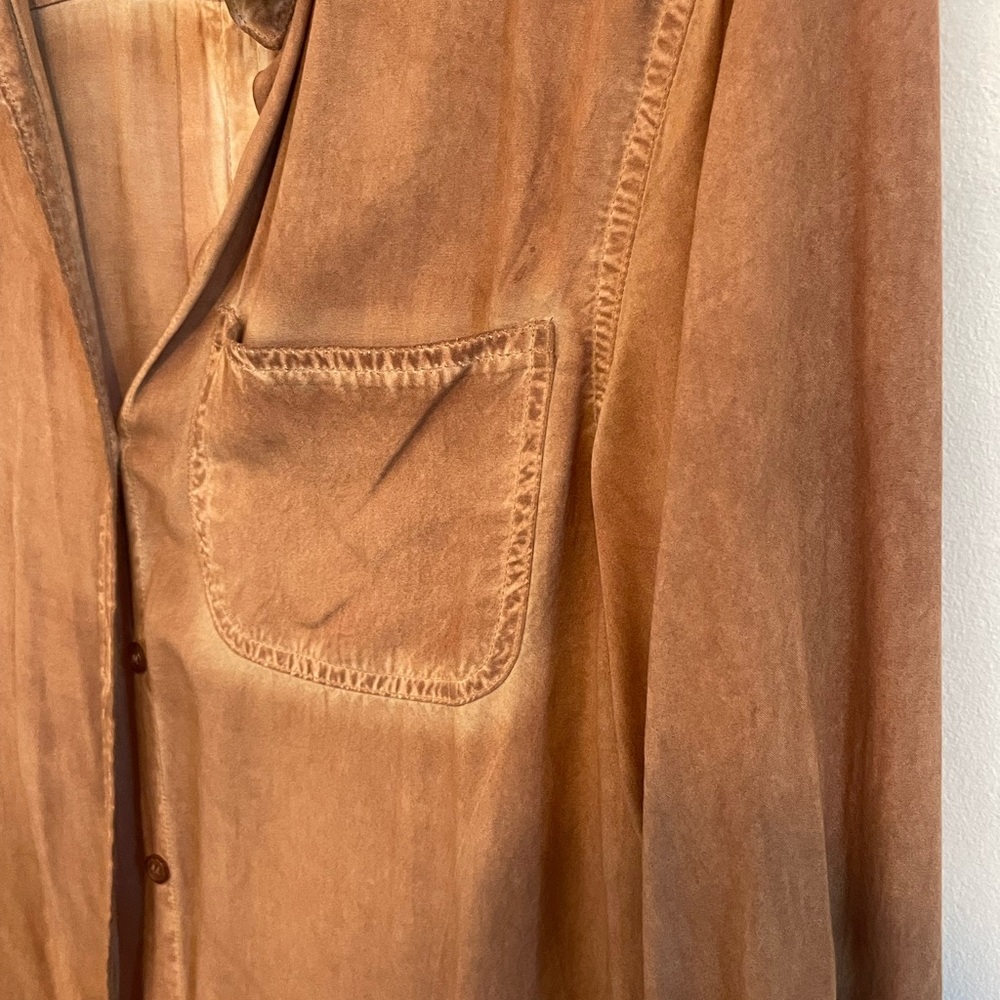 Lightweight Button down - Picture 3 of 4